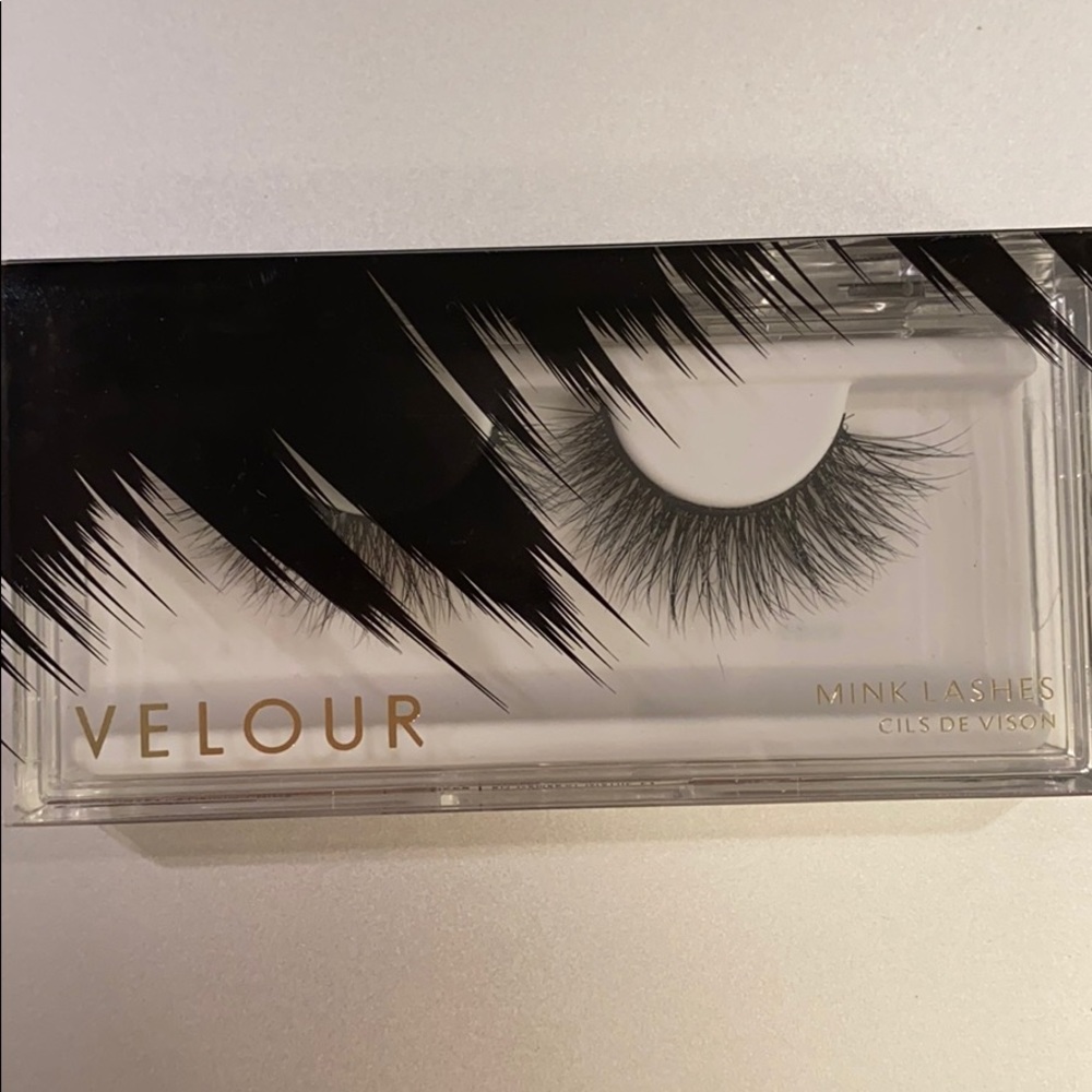 Velour eyelashes - Run The World